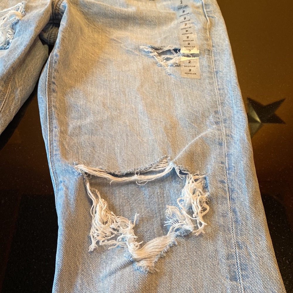 American Eagle Outfitters Aged Blue Traveler Distressed Mom Jeans - Picture 7 of 10